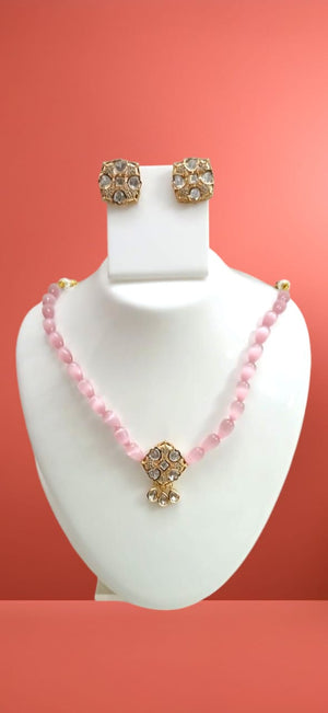 Glass beads necklace