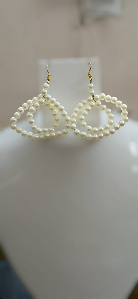 Triangle pearl earrings